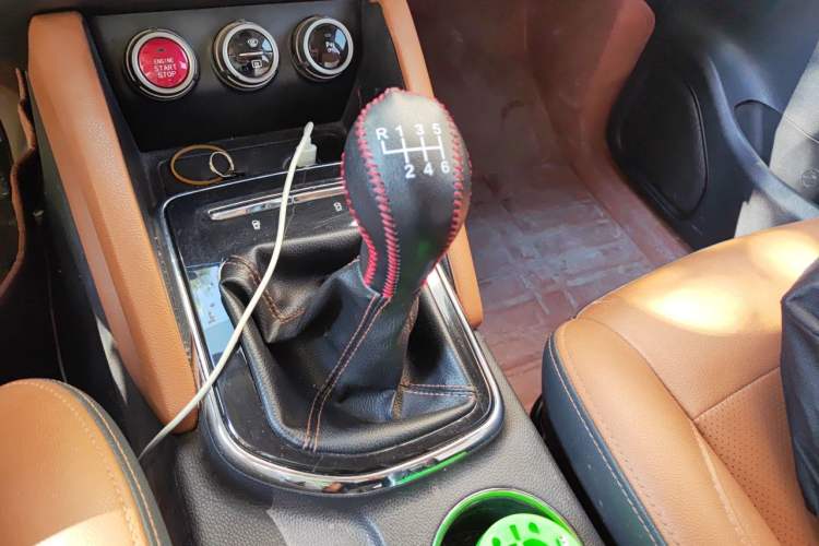 Used CHANGAN OSHAN CX70 2017 CX70T 1.5T Manual High-Performance Edition Gear Lever