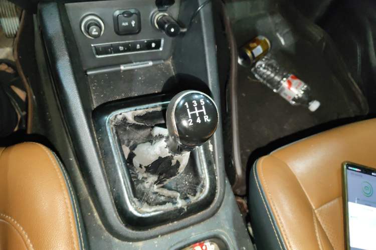 Used CHANGAN OSHAN CX70 2017 1.6L Manual Elite Model Gear Lever