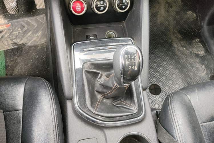 Used CHANGAN OSHAN CX70 2017 Facelifted CX70T 1.5T Manual High-Performance Edition Gear Lever