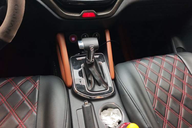 Used CHANGAN OSHAN CX70 2017 CX70T 1.5T Automatic Luxury Edition Gear Lever