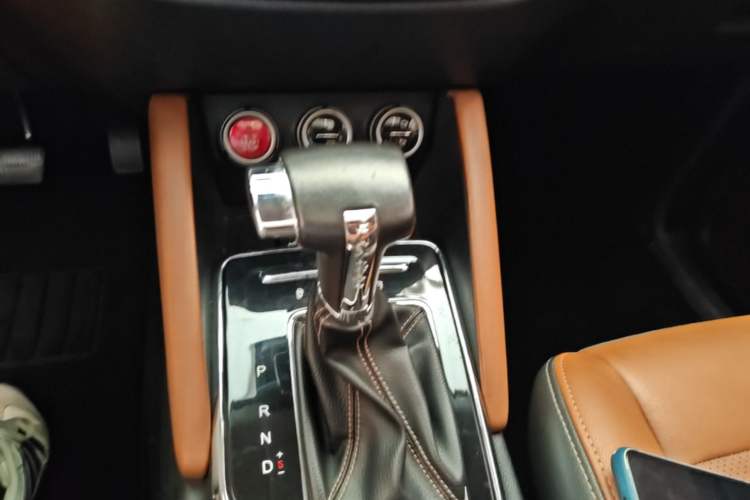 Used CHANGAN OSHAN CX70 2017 CX70T 1.5T Automatic Zunqing Edition Gear Lever
