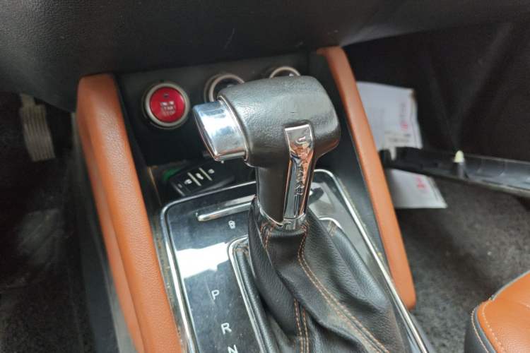 Used CHANGAN OSHAN CX70 2017 CX70T 1.5T Automatic Zunqing Edition Gear Lever