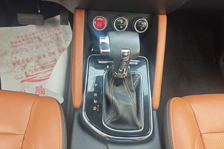 Used CHANGAN OSHAN CX70 2017 Facelifted CX70T 1.5T Automatic Zunqing Edition Gear Lever