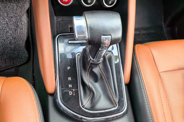 Used CHANGAN OSHAN CX70 2017 Facelifted CX70T 1.5T Automatic Luxury Edition Gear Lever