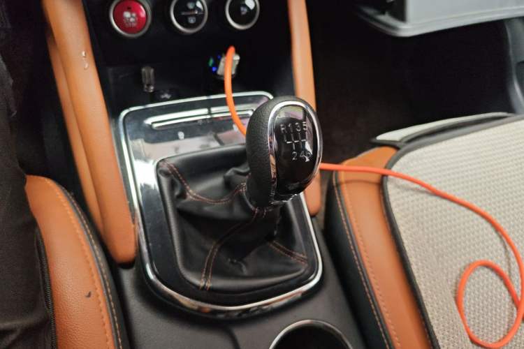 Used CHANGAN OSHAN CX70 2017 CX70T 1.5T Manual High-Performance Edition Gear Lever