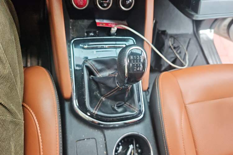 Used CHANGAN OSHAN CX70 2017 CX70T 1.5T Manual High-Performance Edition Gear Lever