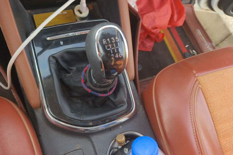 Used CHANGAN OSHAN CX70 2017 Facelifted CX70T 1.5T Manual High-Performance Edition Gear Lever