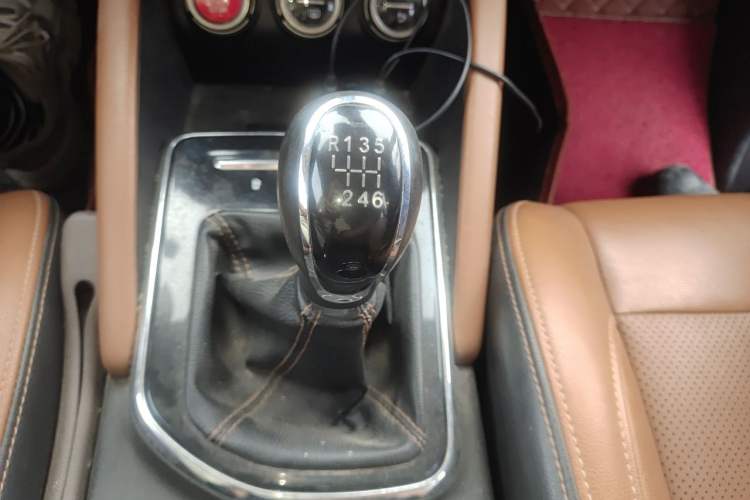 Used CHANGAN OSHAN CX70 2017 CX70T 1.5T Manual Zunqing Edition Gear Lever