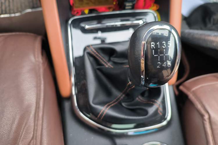 Used CHANGAN OSHAN CX70 2017 CX70T 1.5T Manual High-Performance Edition Gear Lever