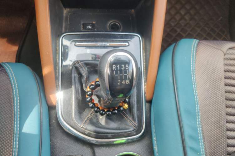 Used CHANGAN OSHAN CX70 2017 CX70T 1.5T Manual High-Performance Edition Gear Lever