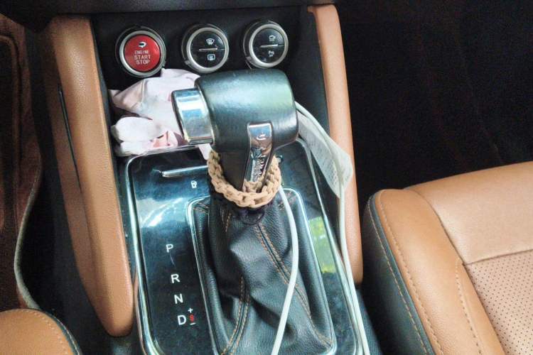 Used CHANGAN OSHAN CX70 2017 Facelifted CX70T 1.5T Automatic Zunqing Edition Gear Lever