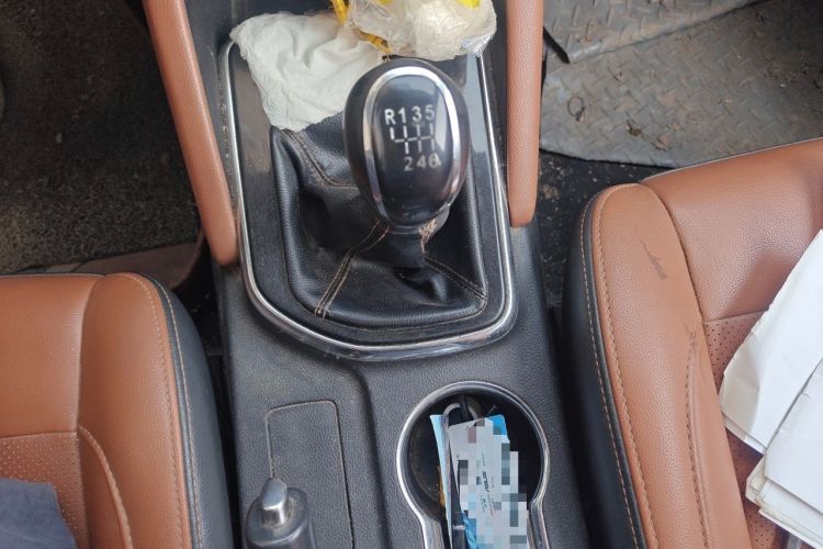 Used CHANGAN OSHAN CX70 2017 CX70T 1.5T Manual High-Performance Edition Gear Lever
