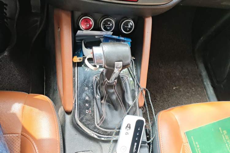 Used CHANGAN OSHAN CX70 2017 CX70T 1.5T Automatic Zunqing Edition Gear Lever