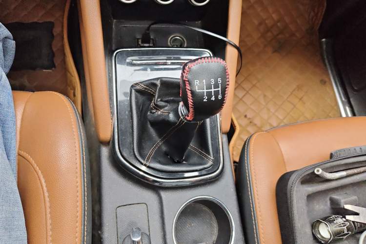 Used CHANGAN OSHAN CX70 2017 CX70T 1.5T Manual High-Performance Edition Gear Lever
