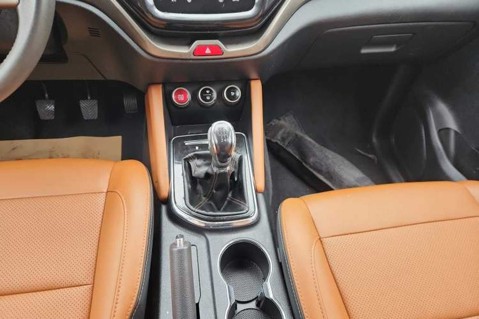 Used CHANGAN OSHAN CX70 2017 Facelifted CX70T 1.5T Manual High-Performance Edition Gear Lever