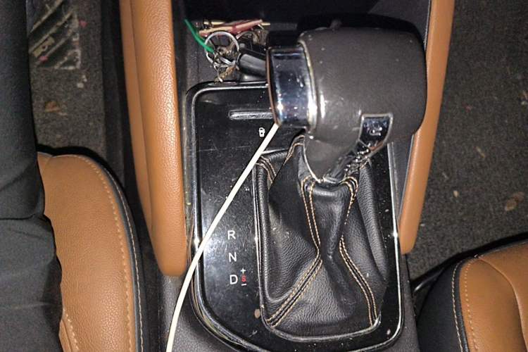 Used CHANGAN OSHAN CX70 2017 Facelifted CX70T 1.5T Automatic Zunqing Edition Gear Lever