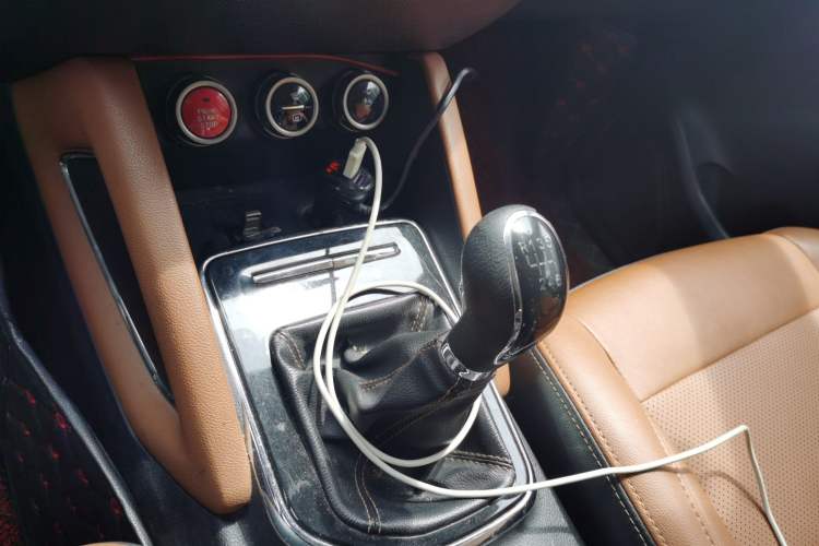 Used CHANGAN OSHAN CX70 2017 CX70T 1.5T Manual High-Performance Edition Gear Lever