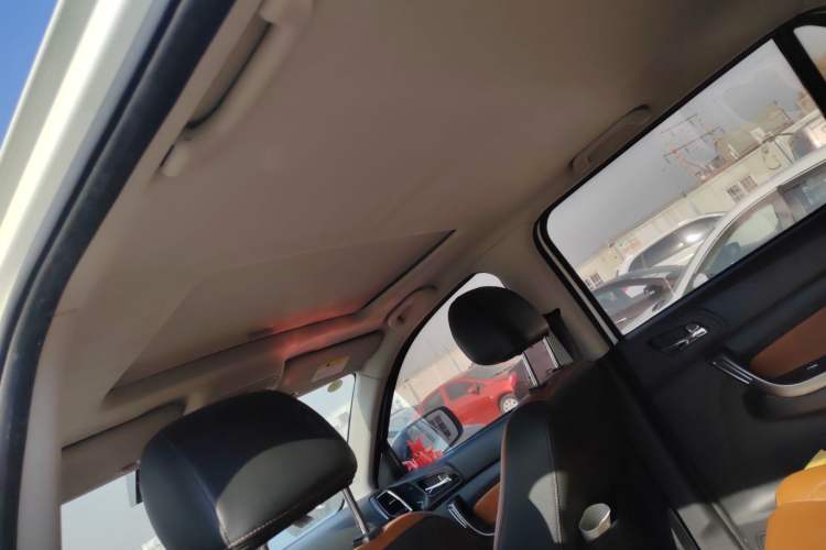 Used CHANGAN OSHAN CX70 2017 CX70T 1.5T Automatic Zunqing Edition Headliner