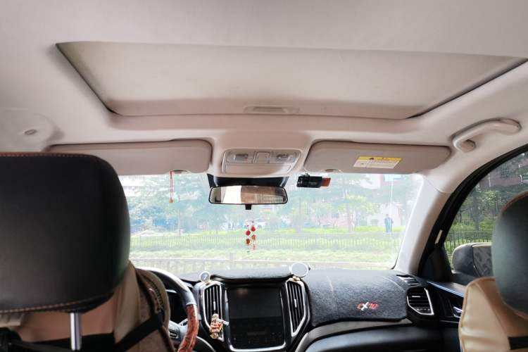 Used CHANGAN OSHAN CX70 2017 CX70T 1.5T Automatic Zunqing Edition Headliner