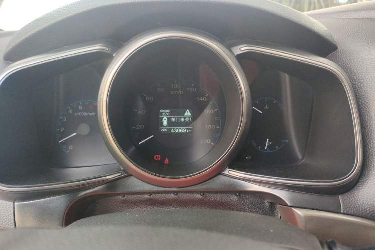 Used CHANGAN OSHAN CX70 2017 Facelifted CX70T 1.5T Manual High-Performance Edition Instrument Cluster