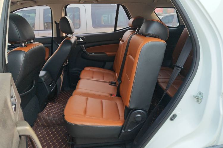 Used CHANGAN OSHAN CX70 2017 Facelifted CX70T 1.5T Manual High-Performance Edition Interior 1