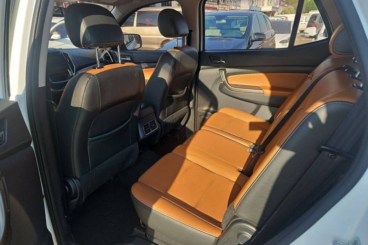 Used CHANGAN OSHAN CX70 2017 CX70T 1.5T Manual High-Performance Edition Interior 1