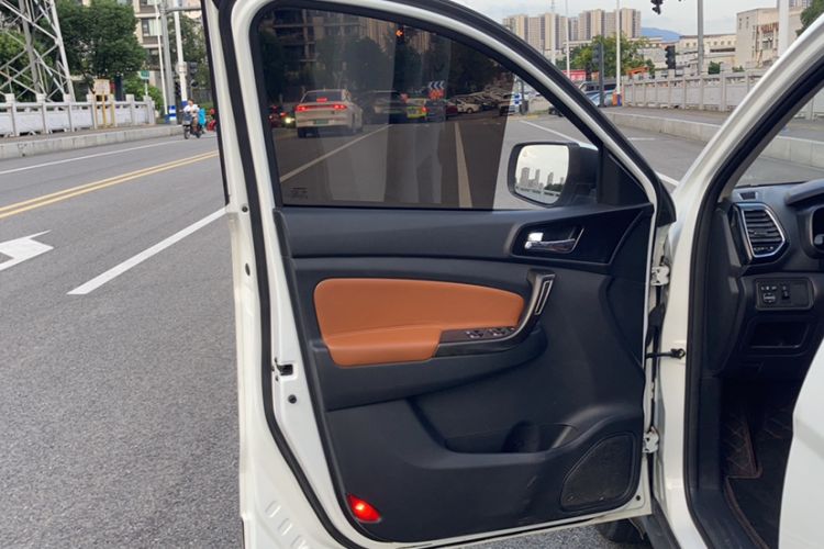 Used CHANGAN OSHAN CX70 2017 CX70T 1.5T Automatic Zunqing Edition Interior 14
