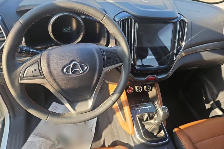 Used CHANGAN OSHAN CX70 2017 CX70T 1.5T Manual High-Performance Edition Interior 3