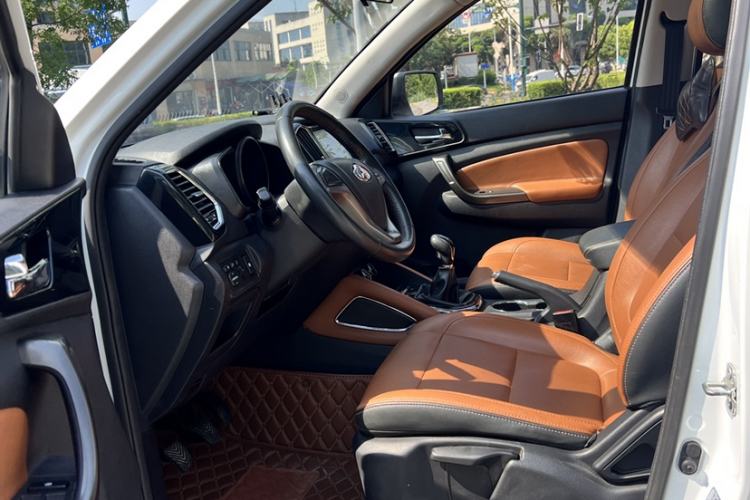 Used CHANGAN OSHAN CX70 2017 CX70T 1.5T Manual High-Performance Edition Interior 4