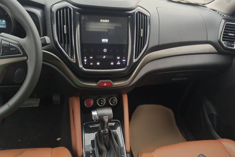 Used CHANGAN OSHAN CX70 2017 CX70T 1.5T Automatic Luxury Edition Interior 4