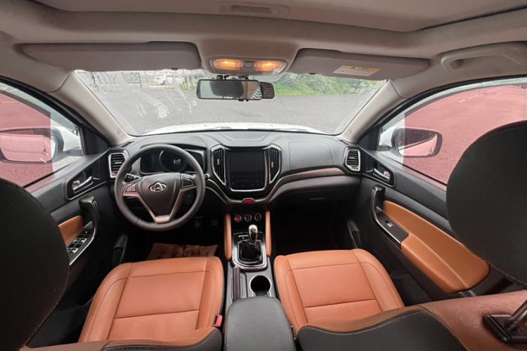 Used CHANGAN OSHAN CX70 2017 Facelifted CX70T 1.5T Manual High-Performance Edition Interior 4