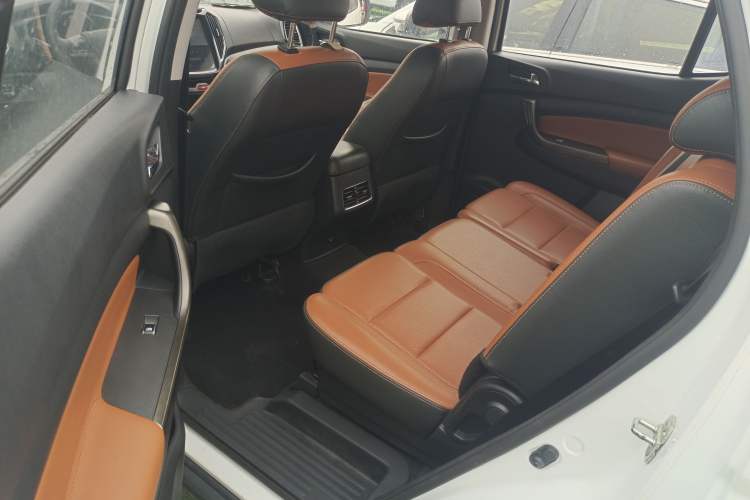 Used CHANGAN OSHAN CX70 2017 CX70T 1.5T Automatic Luxury Edition Interior 7
