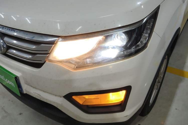 Used CHANGAN OSHAN CX70 2017 1.6L Manual Elite Model Left Front Headlight