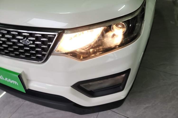 Used CHANGAN OSHAN CX70 2017 CX70T 1.5T Manual Zunqing Edition Left Front Headlight