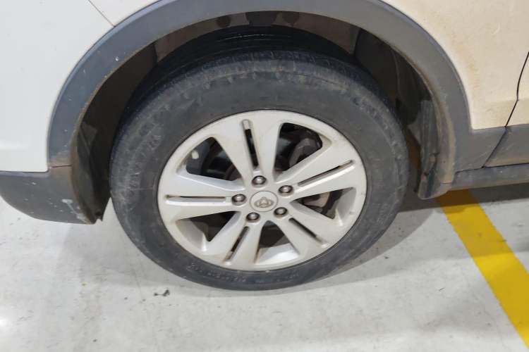 Used CHANGAN OSHAN CX70 2017 1.6L Manual Elite Model Left Front Wheel Hub
