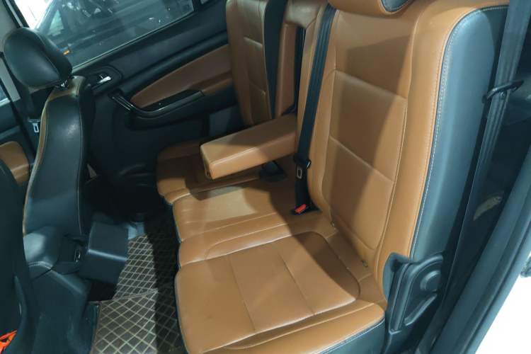 Used CHANGAN OSHAN CX70 2017 1.6L Manual Elite Model Left Rear Seat