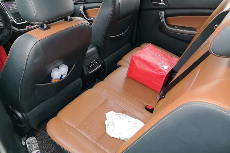 Used CHANGAN OSHAN CX70 2017 CX70T 1.5T Manual High-Performance Edition Left Rear Seat