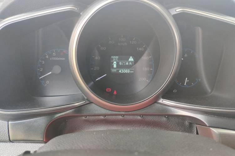 Used CHANGAN OSHAN CX70 2017 Facelifted CX70T 1.5T Manual High-Performance Edition Odometer Close Up