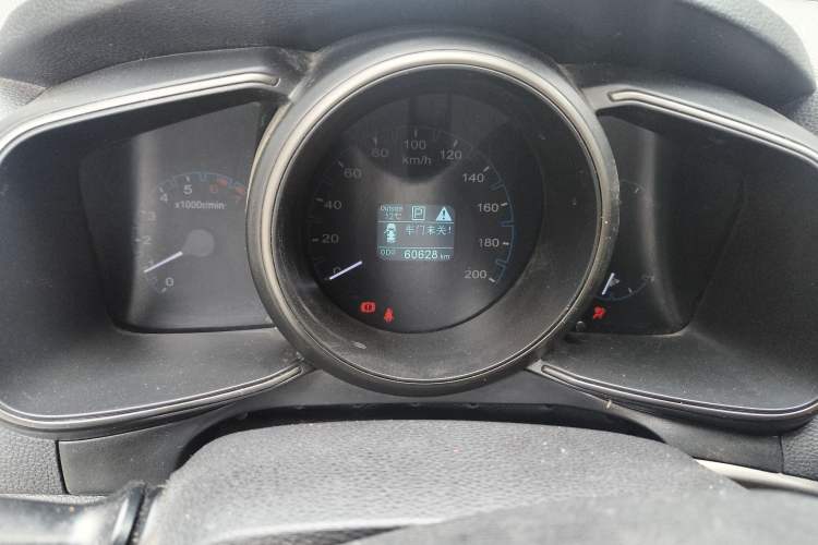 Used CHANGAN OSHAN CX70 2017 CX70T 1.5T Automatic Luxury Edition Odometer Close Up