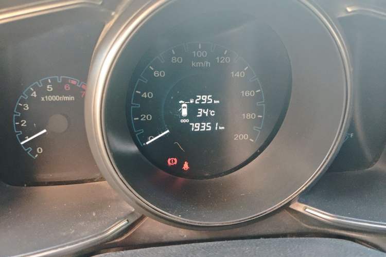 Used CHANGAN OSHAN CX70 2017 1.6L Manual Elite Model Odometer Close Up