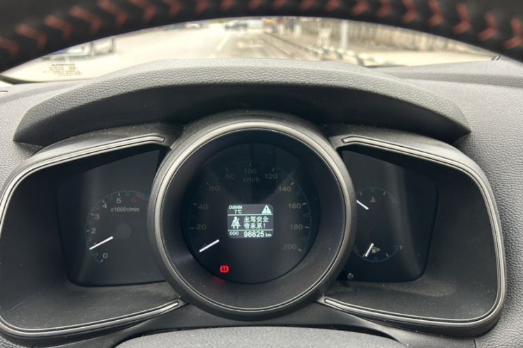 Used CHANGAN OSHAN CX70 2017 Facelifted CX70T 1.5T Manual High-Performance Edition Odometer Close Up