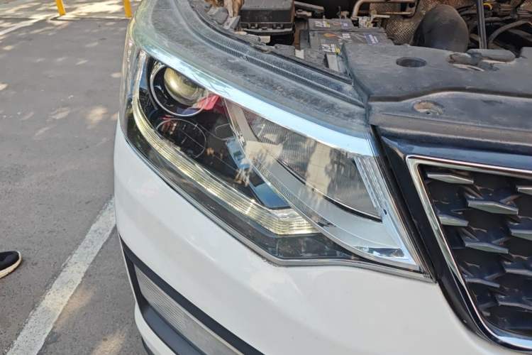 Used CHANGAN OSHAN CX70 2017 CX70T 1.5T Manual High-Performance Edition Right Front Headlight