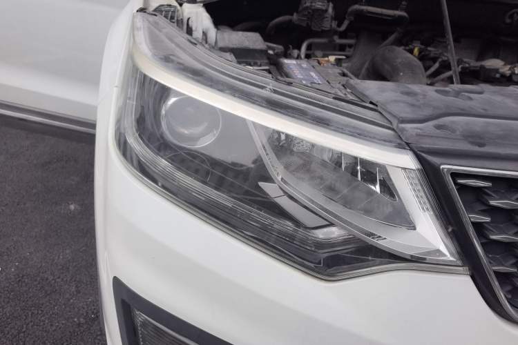 Used CHANGAN OSHAN CX70 2017 CX70T 1.5T Automatic Zunqing Edition Right Front Headlight