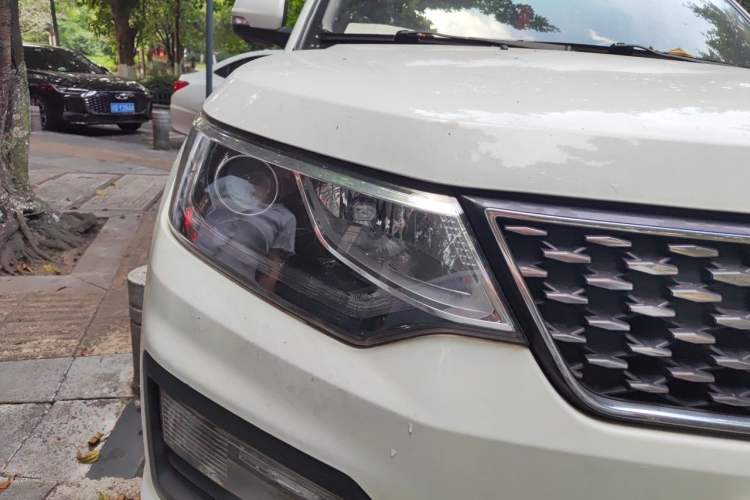 Used CHANGAN OSHAN CX70 2017 Facelifted CX70T 1.5T Manual High-Performance Edition Right Front Headlight
