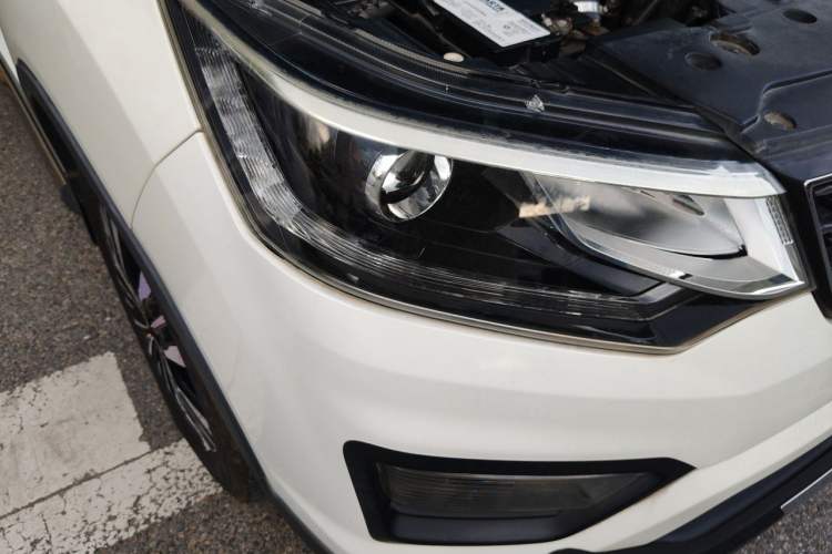 Used CHANGAN OSHAN CX70 2017 CX70T 1.5T Manual Zunqing Edition Right Front Headlight
