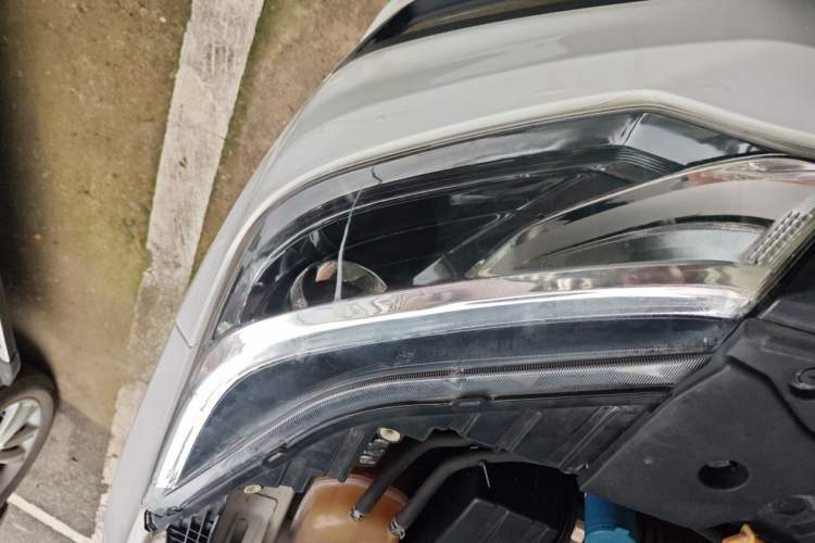 Used CHANGAN OSHAN CX70 2017 CX70T 1.5T Manual High-Performance Edition Right Front Headlight