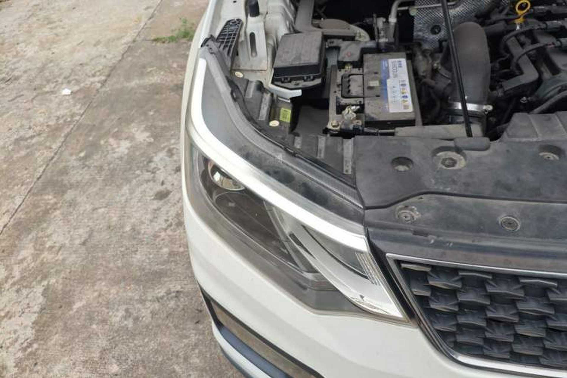 Used CHANGAN OSHAN CX70 2017 Facelifted CX70T 1.5T Automatic Zunqing Edition Right Front Headlight