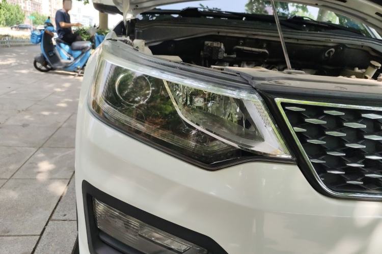Used CHANGAN OSHAN CX70 2017 CX70T 1.5T Automatic Zunqing Edition Right Front Headlight