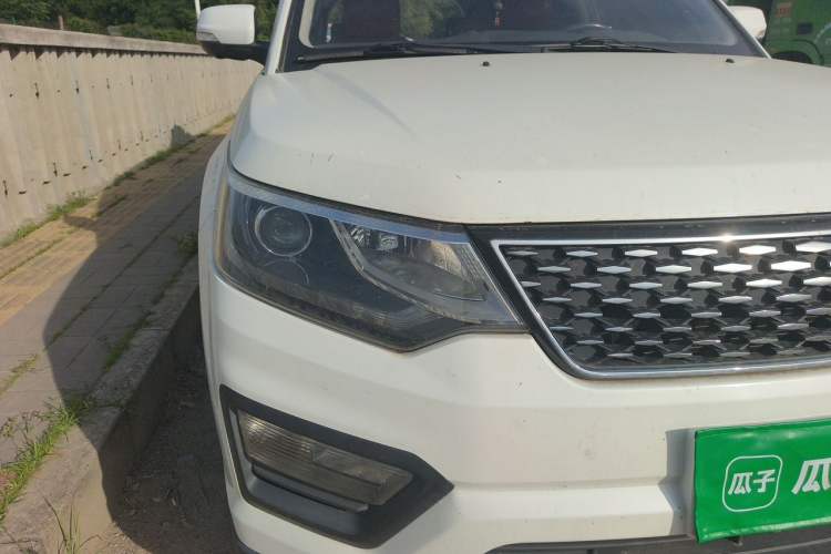 Used CHANGAN OSHAN CX70 2017 Facelifted CX70T 1.5T Manual High-Performance Edition Right Front Headlight