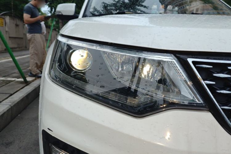Used CHANGAN OSHAN CX70 2017 CX70T 1.5T Manual High-Performance Edition Right Front Headlight